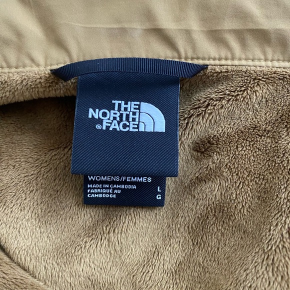 The North Face Wind Jackets - Picture 12 of 12